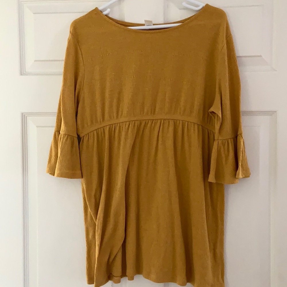 Old Navy maternity shirt